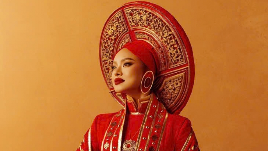 Mai Ngo brings Empress Nam Phuong-inspired costume to Miss Charm 2025